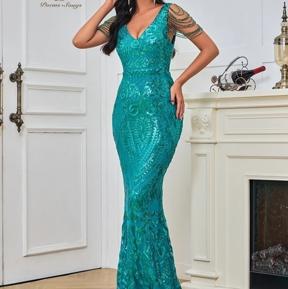 Blue, Fringe Sleeves, V Neck, Contrast Sequined Mermaid Gown - Picture 4 of 16
